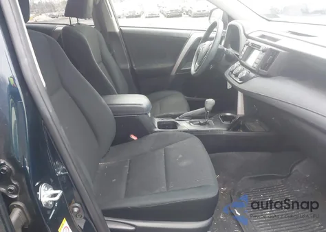 2017 Toyota Rav4 Le z USA, uszkodzony, nr VIN JTMBFREV8HJ701620